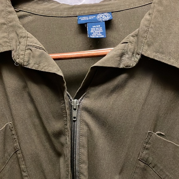 Venezia Jeans Clothing Co. Heavy Duty, Zippered, Pleated Men’s Shirt - Picture 5 of 9